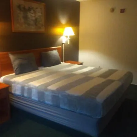 King Bed Hotel Studio 206